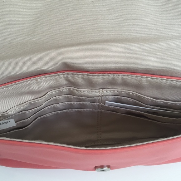 🎉🎉 Wristle Cosch 🎉🎉 color  is SV/Geranium - Picture 4 of 4