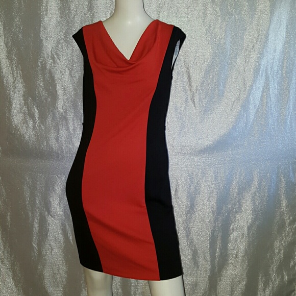 Semi plunge neck black and red mid thigh dress