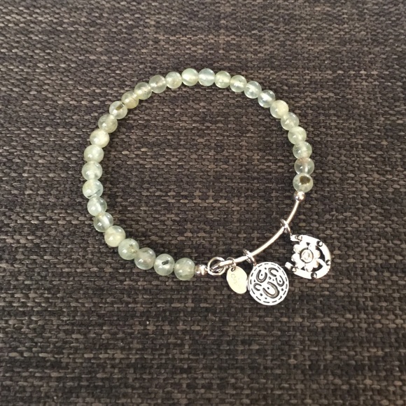 Chrysalis bracelet - Picture 3 of 3
