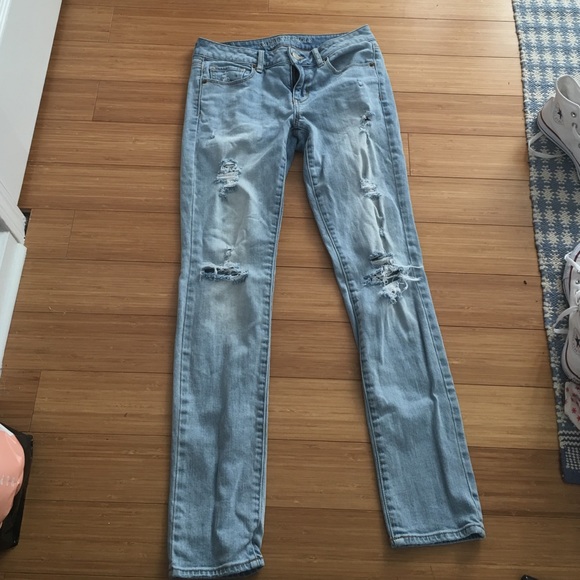American Eagle Light Wash Skinny Jean - Picture 1 of 3