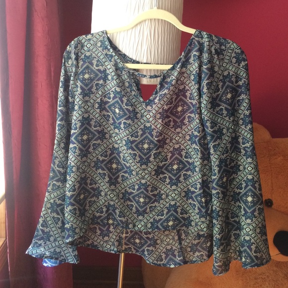 Patterned bell sleeve top