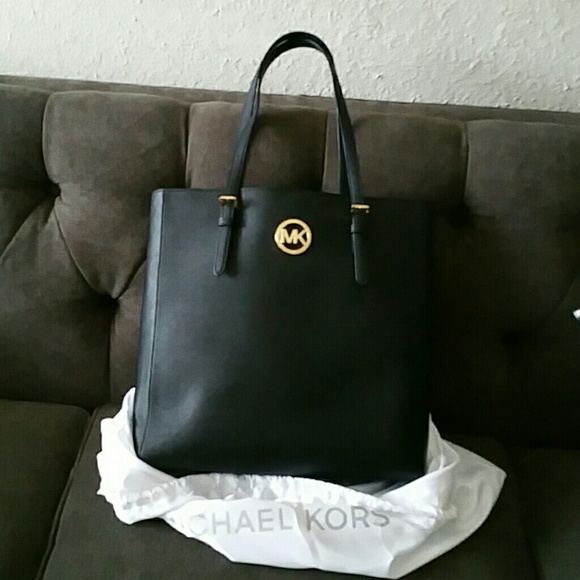 Authentic Michael Kors tote - Picture 1 of 3