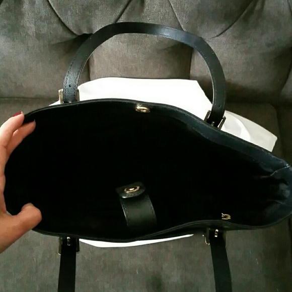 Authentic Michael Kors tote - Picture 3 of 3