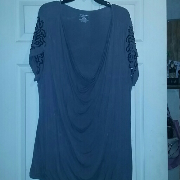 (SOLD) Grey top - Picture 1 of 4