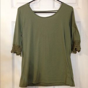 Quarter sleeve Express top
