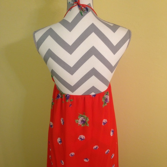 Yoyo Floral Halter Maxi Dress - Picture 4 of 4