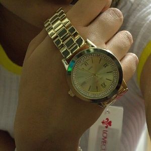 Gold Classic Rhinestone Analog Watch