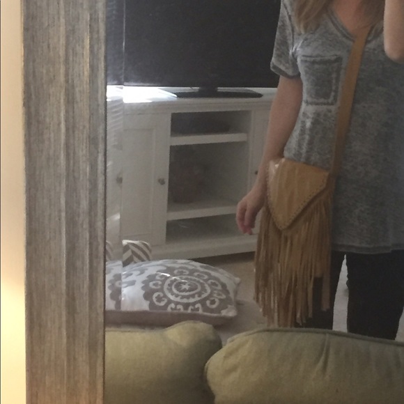 JJ Winters - Emma Messenger - Picture 4 of 4