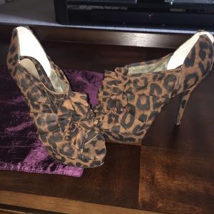 Animal print heels 8