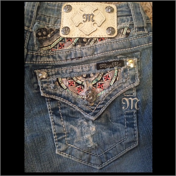 Miss Me Pants - NWT Miss Me signature mid shorts women's size 24