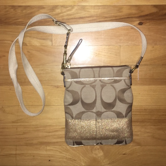 Authentic Coach Crossbody purse - Picture 1 of 2