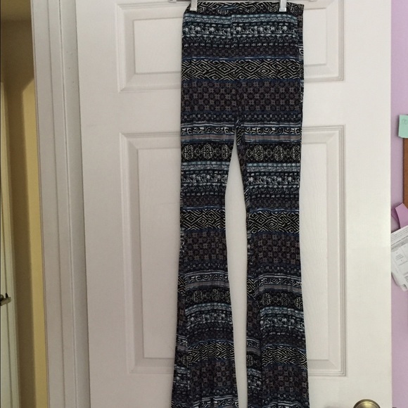 HIP Print Plazzo Pants NWOT