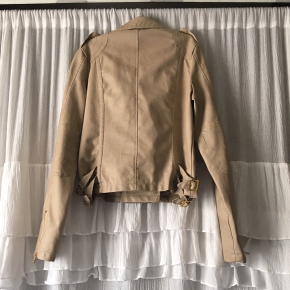 ⚠️Flash Sale⚠️ Faux Leather Jacket - Picture 2 of 4