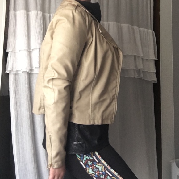 ⚠️Flash Sale⚠️ Faux Leather Jacket - Picture 4 of 4