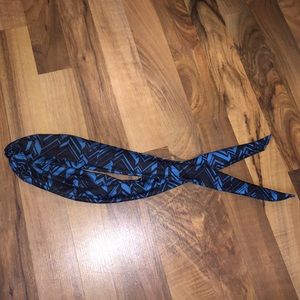 Nike Bandeau Tie Headband