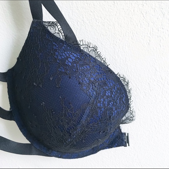 VICTORIAS SECRET// EUC strappy caged bra 32dd - Picture 3 of 3