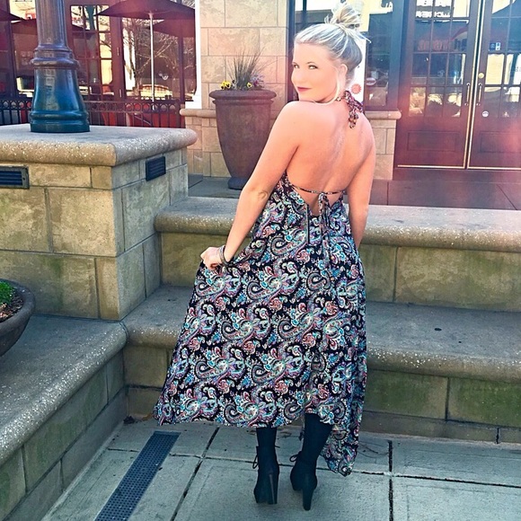 🏆HOST PICK🏆💘Sexy Plunge Back Paisley Dress - Picture 2 of 4