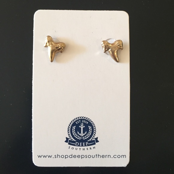 Adorable dainty shark tooth earrings in gold.