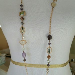 NWT BEAUTIFUL NECKLACE!