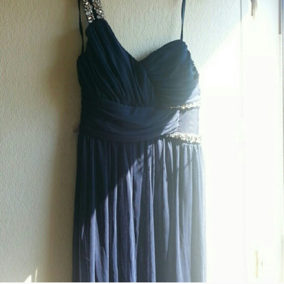 LOTS OF PROM DRESSES!! - Picture 3 of 4