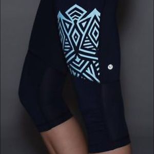 Lululemon stash it crop