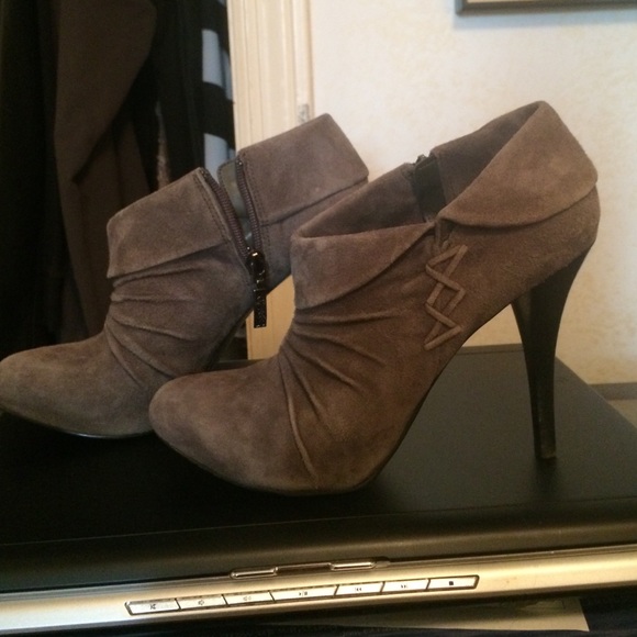 Guess Shoes - Guess suede booties