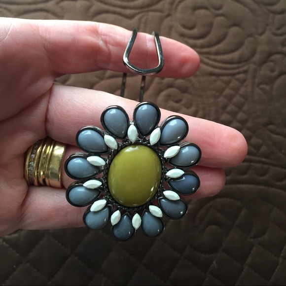 Enamel flowered bracelet - Picture 3 of 3