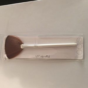 Elf Fan Brush