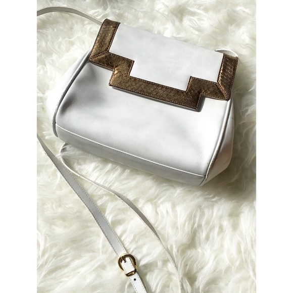 Vintage Salvatore Ferragamo Cross-Body Purse!