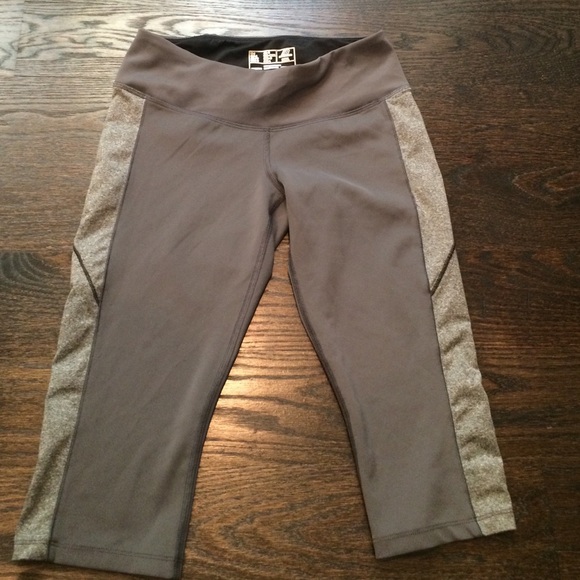 New balance cropped leggings