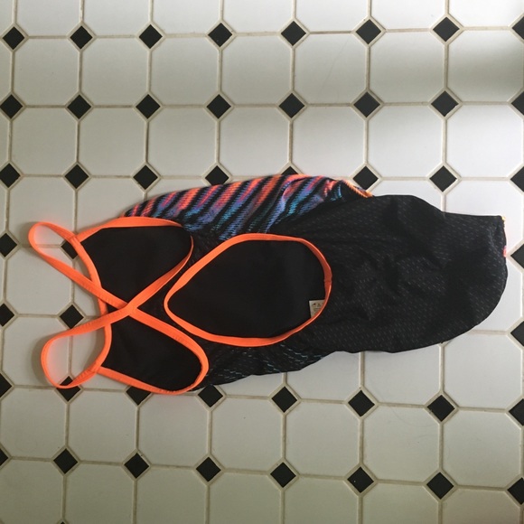 TYR suit - Picture 2 of 2