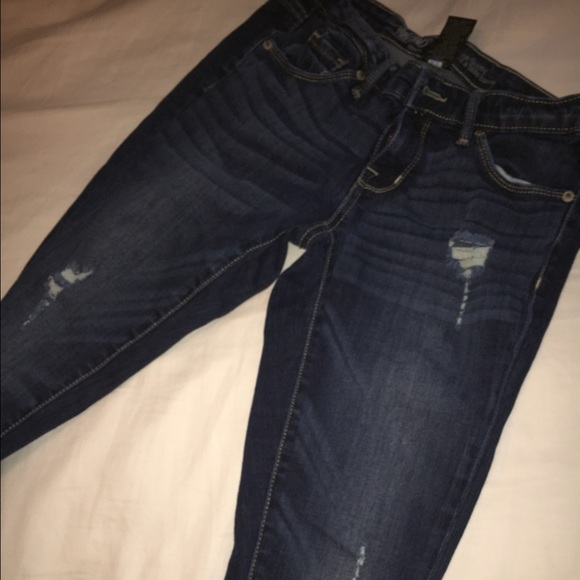 Distressed skinny jeans