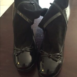 Marc by Marc Jacobs suede and patent leather