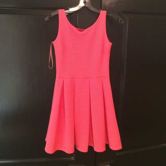 Pink ribbed dress
