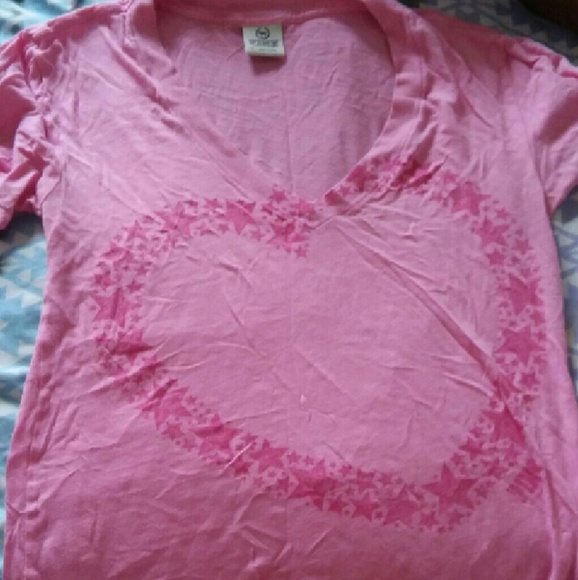 VS pink v neck shirt