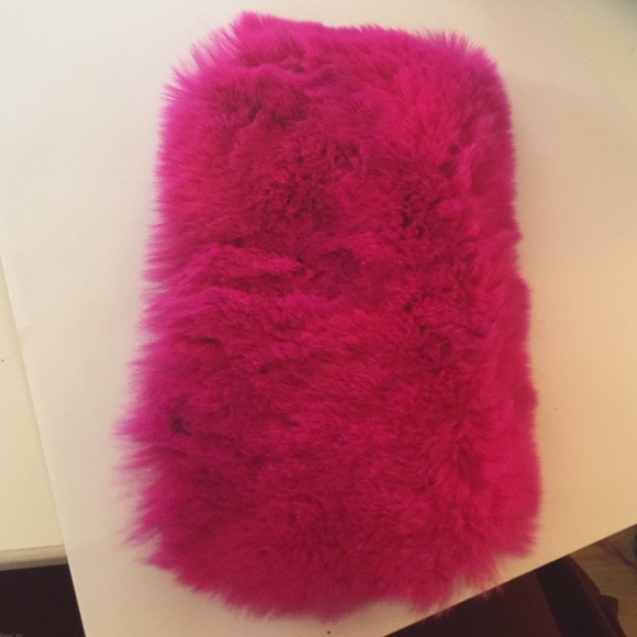 iPhone 6 Plus hot pink fur phone case 💗