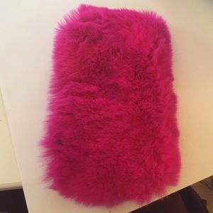 iPhone 6 Plus hot pink fur phone case 💗