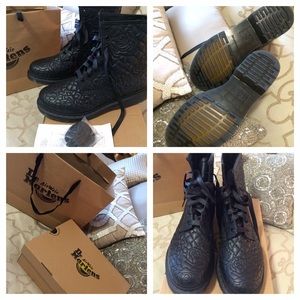 Dr. Marten Brausse Rose quilted boot - new in box.