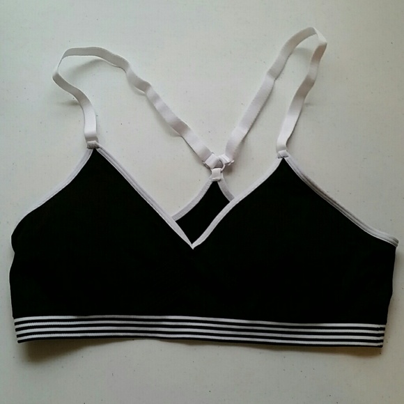 Fabletics: Sports Bra