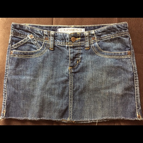 🌺‼️Express Denim Mini Skirt Size 4🌺 - Picture 2 of 4