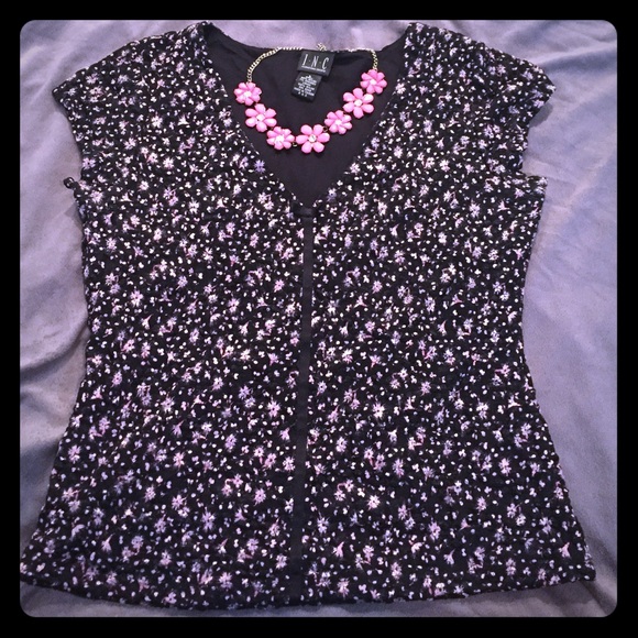 Sexy chic must have blouse!