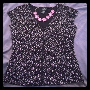 Sexy chic must have blouse!