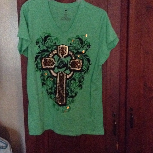 Cross green t-shirt, brand new never worn