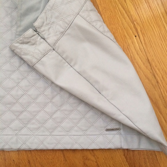 Faux leather skirt - Picture 2 of 3