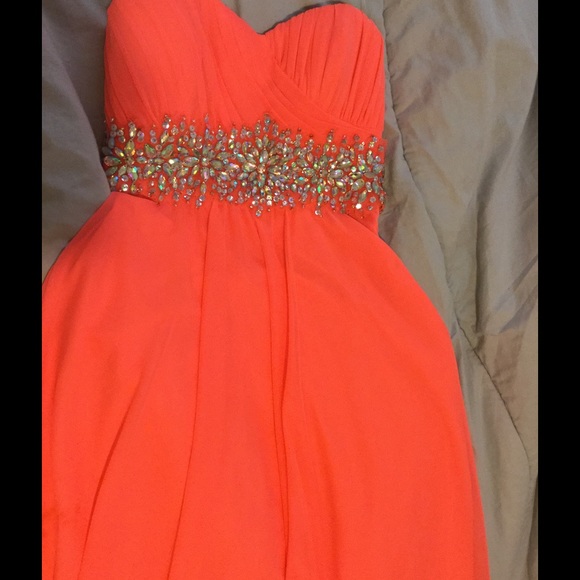 Strapless formal dress - Picture 2 of 2