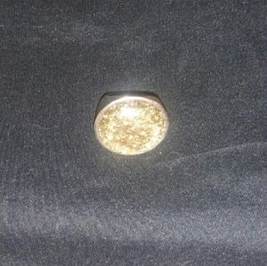 Lady's Gorgeous ring