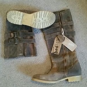 Bedstu: leather boots