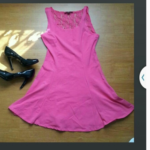 Forever21 fuchsia dress with back lace - Picture 3 of 3