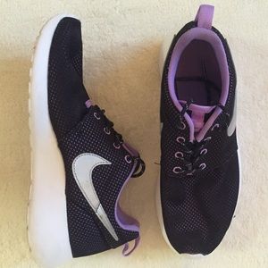Nike Roshe One running shoes