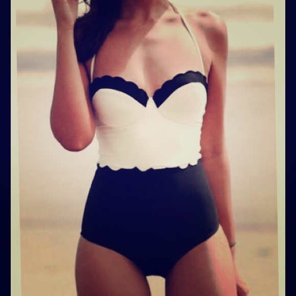 Scalloped one piece